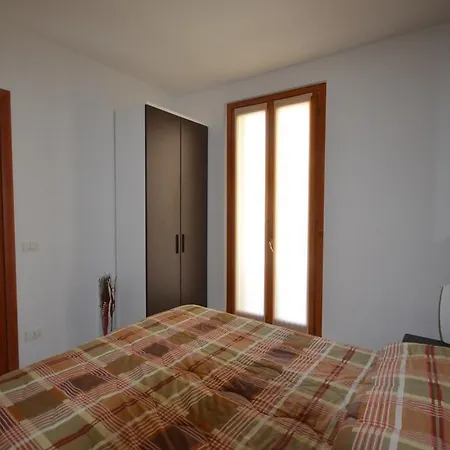 Leonardo House 2 בית נופש *