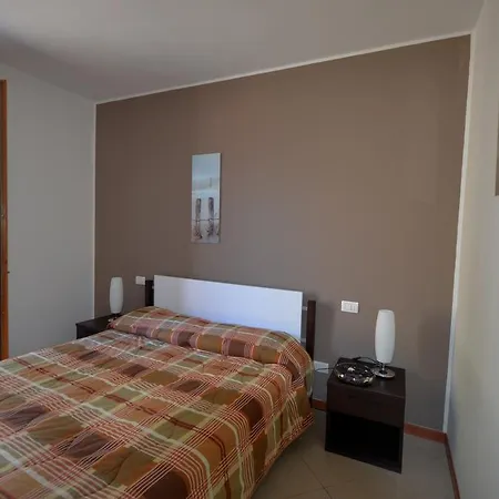 Leonardo House 2 ורנה